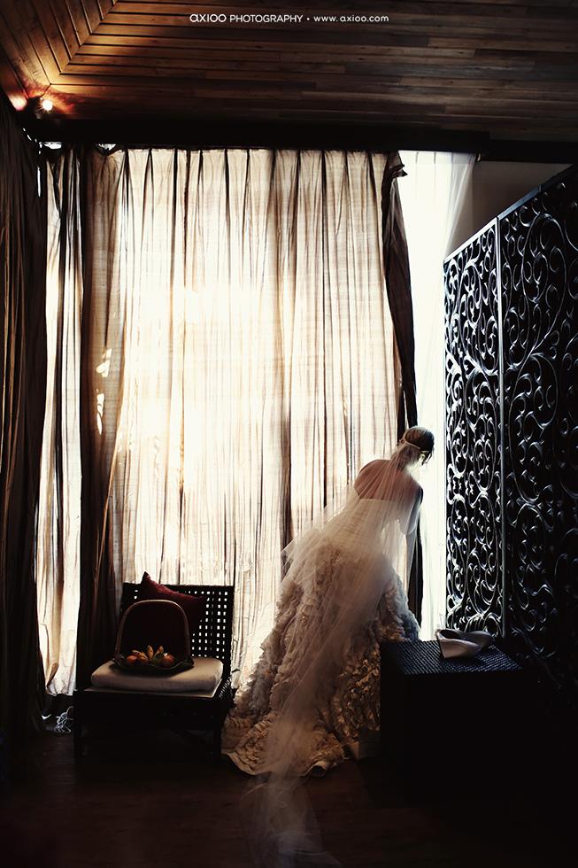 Axioo: Layers of Intricate Intimacies